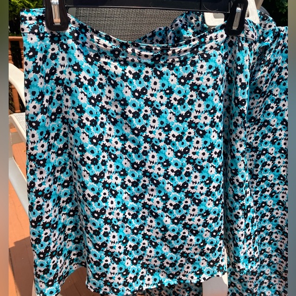 Michael Kors Skirt and Top including White Leather Belt - Picture 7 of 17